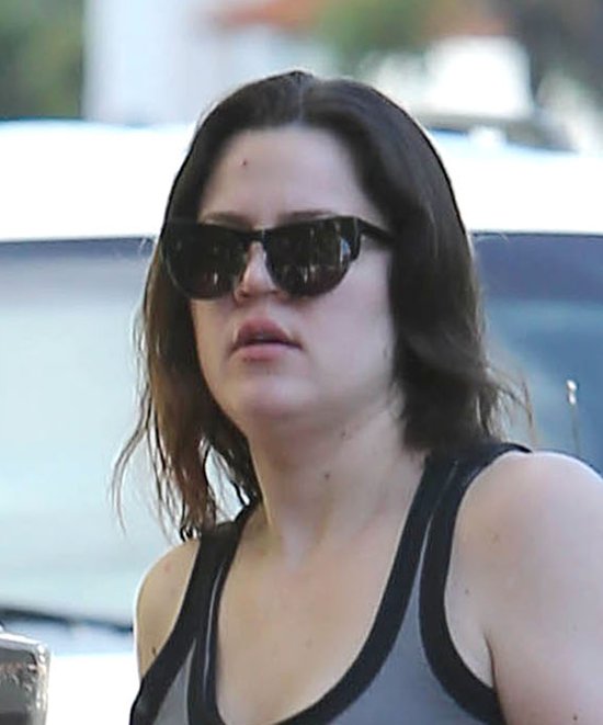 Khloe chowa twarz przez paparazzi (FOTO)