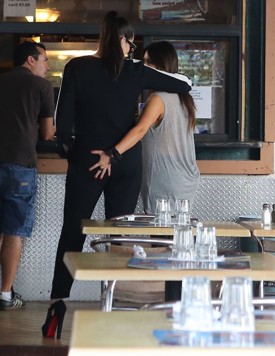 Khloe Kardashian też ma sztuczną pupę? (FOTO)