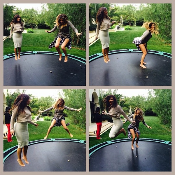 Kardashianki skaczą na trampolinie (FOTO)