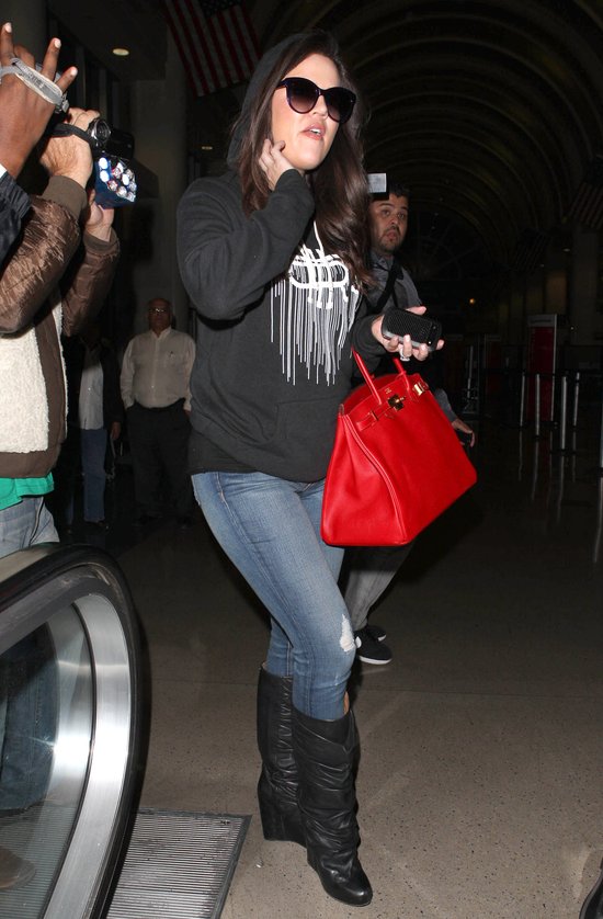 Podarte dżinsy i torebka za kilka tysięcy dolarów (FOTO)