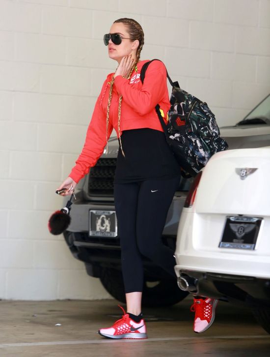 Khloe Kardashian eksperymentuje z fryzurą (FOTO)