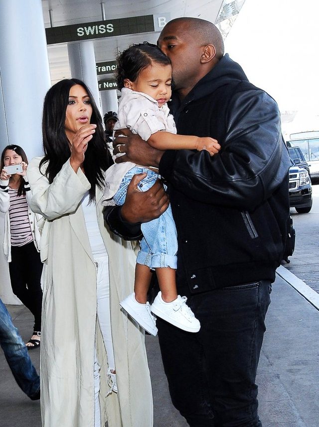 Ach ten Kanye! Khloe pokazała zdjęcie szwagra i siostry Ach ten Kanye! Khloe pokazała zdjęcie szwagra i siostry