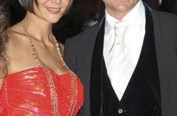 Dlaczego Katie Holmes wciąż jest z Tomem?