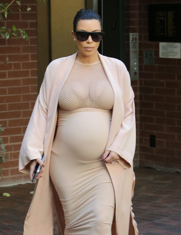 Kim Kardashian wyznacza nowy kanon piękna (FOTO)