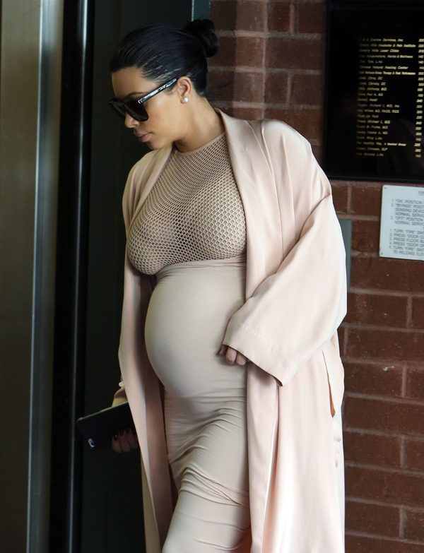 Kim Kardashian wyznacza nowy kanon piękna (FOTO)