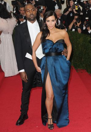 Kim Kardashian chciała być jak Angelina Jolie? (FOTO)