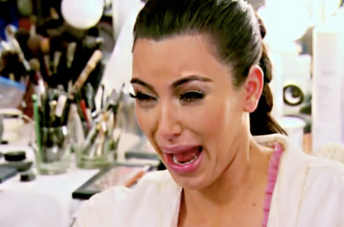 Kim Kardashian: Czarny papier zostawia czarne kropki...