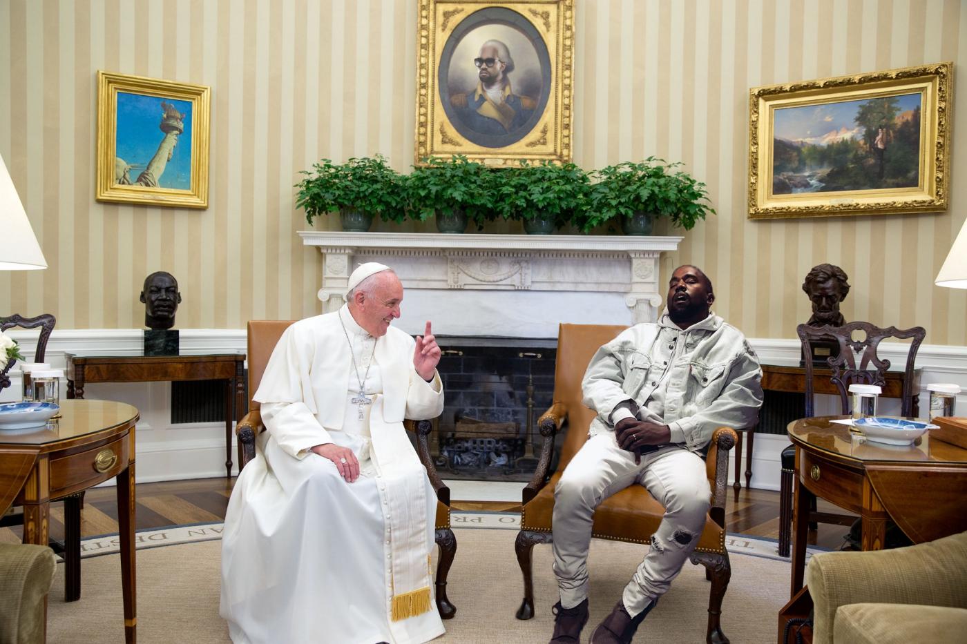 Kanye West usnął w galerii - internet śmieje się memami 