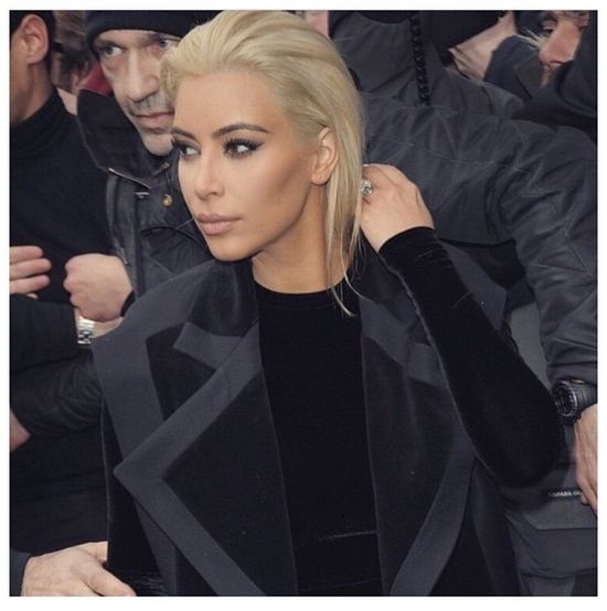 Kim Kardashian jest TLENIONĄ BLONDYNKĄ! (FOTO)