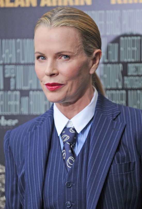 Coś niedobrego dzieje się z twarzą Kim Basinger (FOTO)