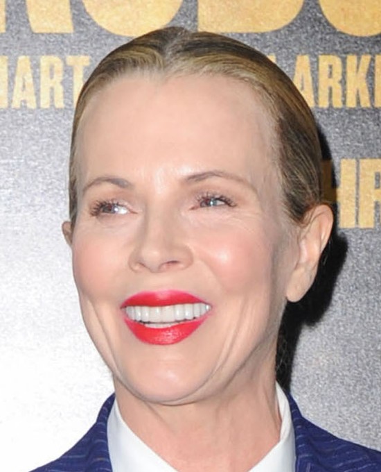 Coś niedobrego dzieje się z twarzą Kim Basinger (FOTO)