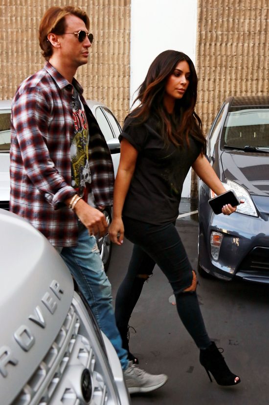 Kim Kardashian przed gabinetem pielęgnacji laserowej (FOTO)