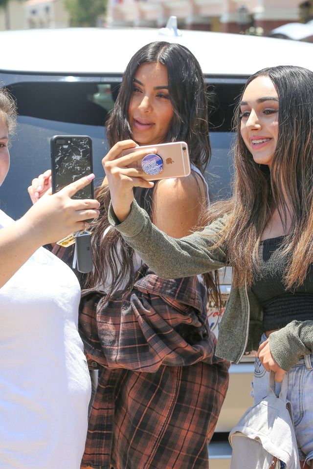 Już wiadomo, za co fanki KOCHAJĄ Kim Kardashian (ZDJĘCIA)