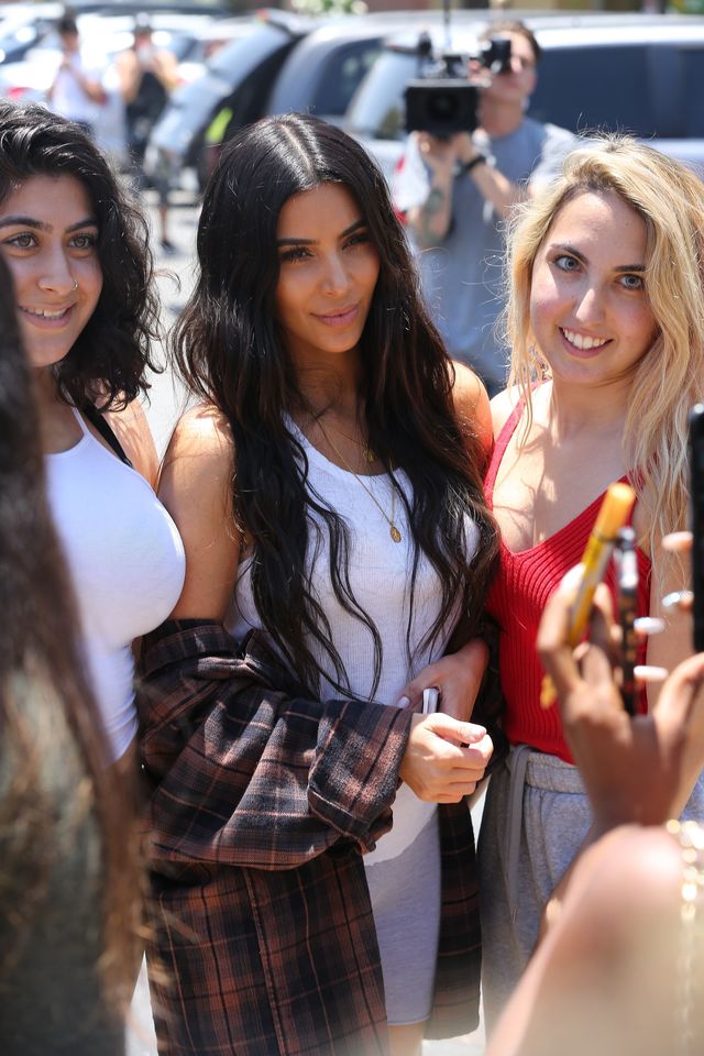 Już wiadomo, za co fanki KOCHAJĄ Kim Kardashian (ZDJĘCIA)