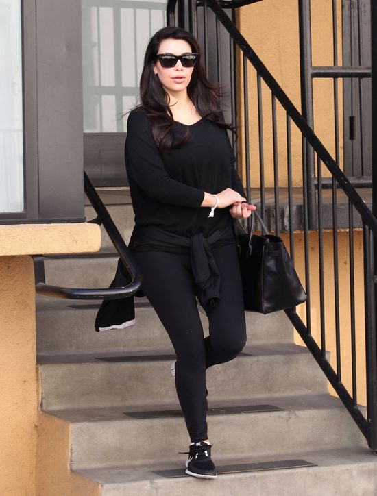 Kim Kardashian nie rezygnuje z ćwiczeń na siłowni (FOTO)