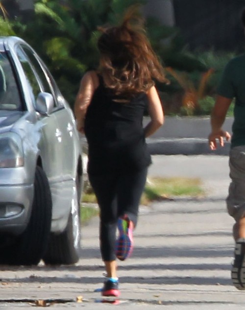 Poranny jogging Kim i Kourtney Kardashian (FOTO)