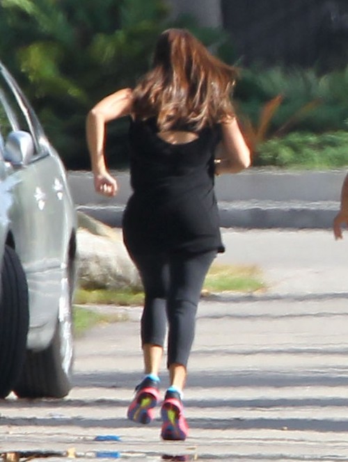 Poranny jogging Kim i Kourtney Kardashian (FOTO)