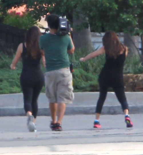 Poranny jogging Kim i Kourtney Kardashian (FOTO)