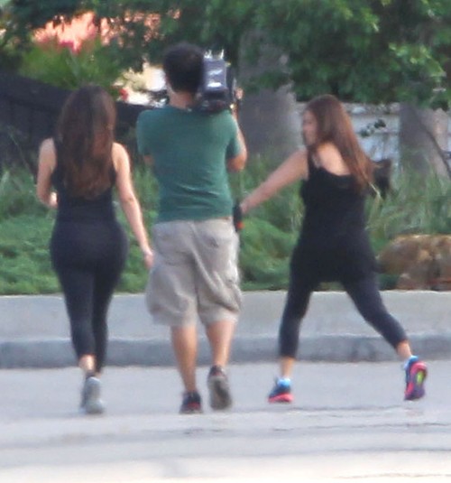 Poranny jogging Kim i Kourtney Kardashian (FOTO)