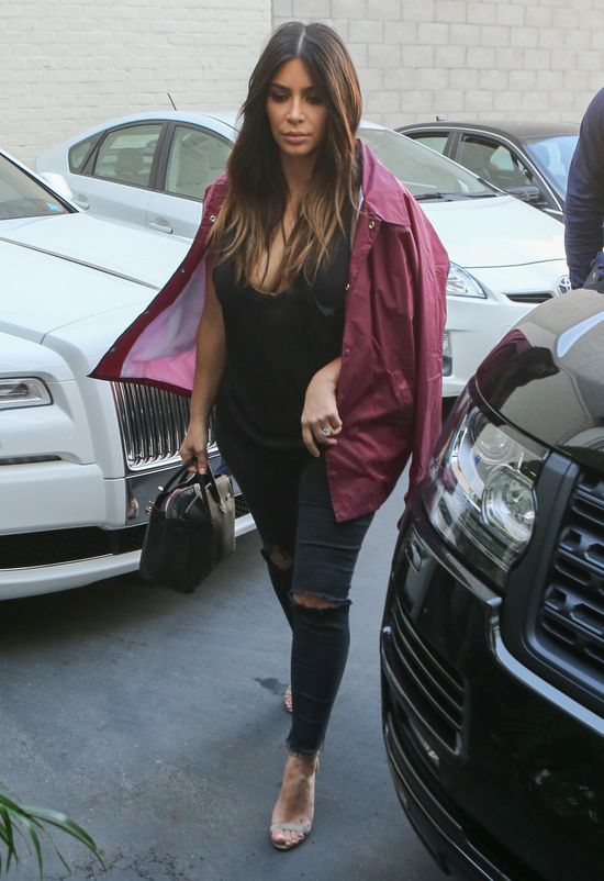 NIE UWIERZYSZ ile od porodu schudła Kim Kardashian NIE UWIERZYSZ ile od porodu schudła Kim Kardashian