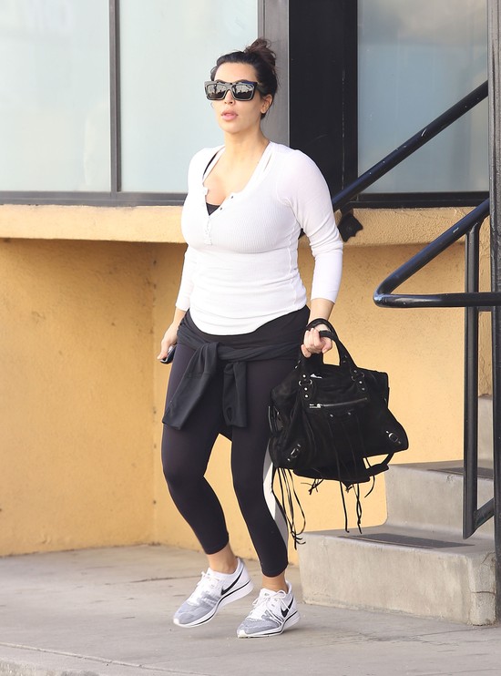 Kim Kardashian ćwiczyła nawet w Walentynki (FOTO)