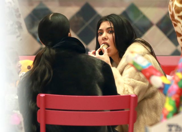 Fanki chciały zrobić selfie z Kim Kardashian (ZDJĘCIA)