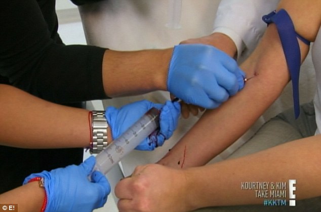 Kim Kardashian: Wampirzy lifting na wizji (FOTO)