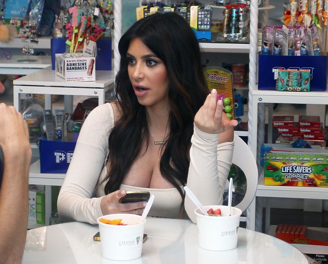 Kim Kardashian - a ja rosnę i rosnę! (FOTO)