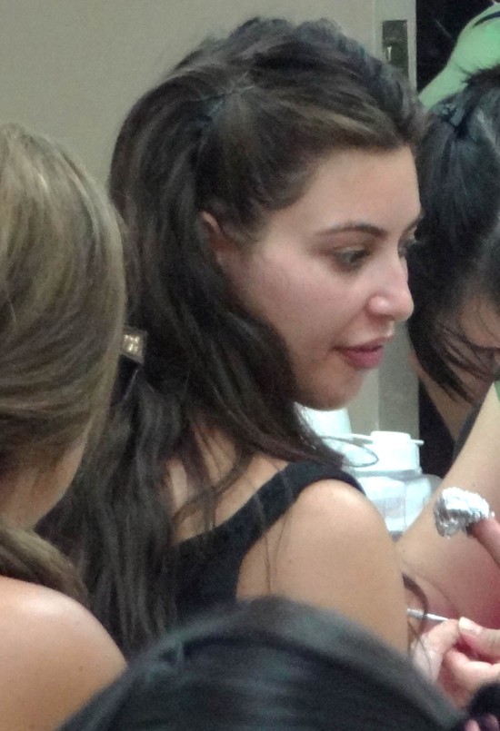 Gdy Kim Kardashian nie ułoży włosów... (FOTO)