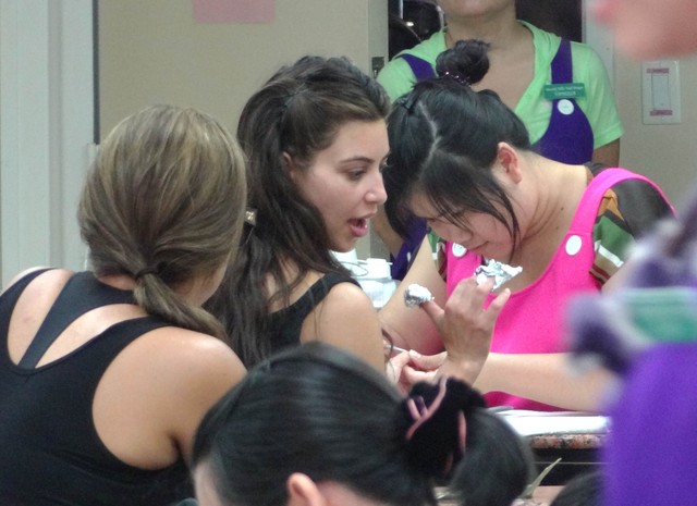 Gdy Kim Kardashian nie ułoży włosów... (FOTO)