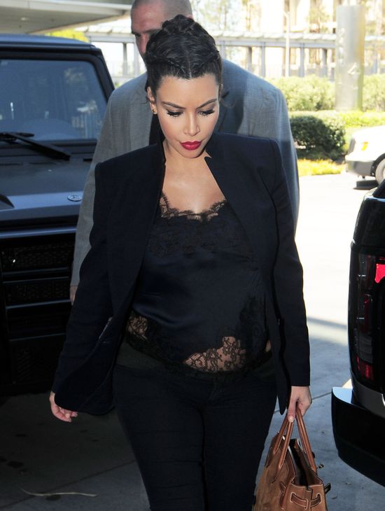 Kim Kardashian walczy z owłosieniem