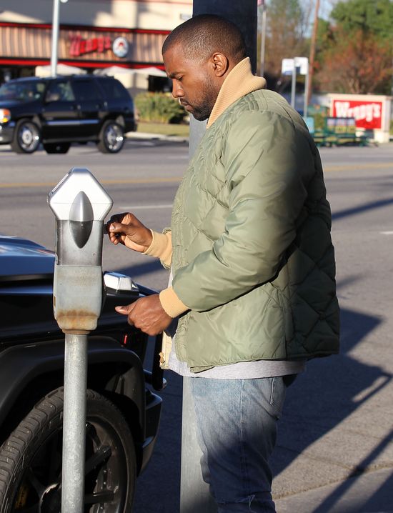 Kim Kardashian (prawie bez makijażu) na zakupach z Westem Kim Kardashian (prawie bez makijażu) na zakupach z Westem