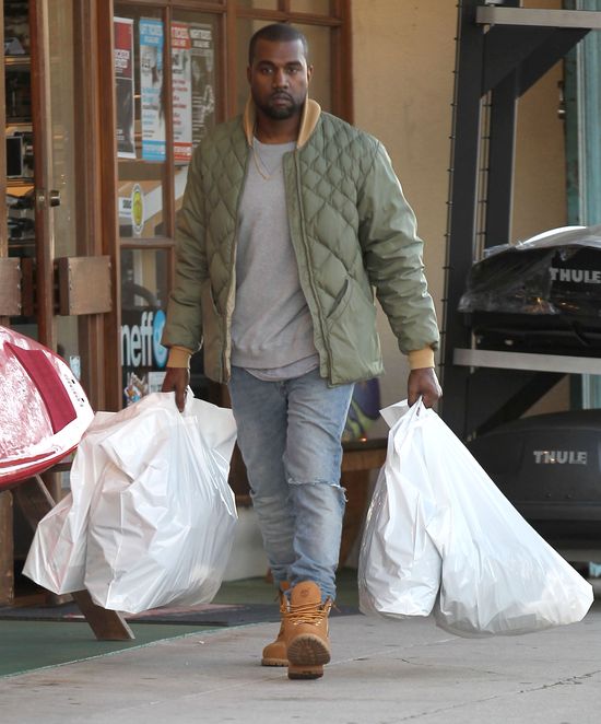 Kim Kardashian (prawie bez makijażu) na zakupach z Westem Kim Kardashian (prawie bez makijażu) na zakupach z Westem