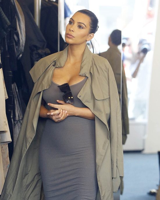 Kim Kardashian w 5. miesiącu ciąży - zdradza, ile przytyła