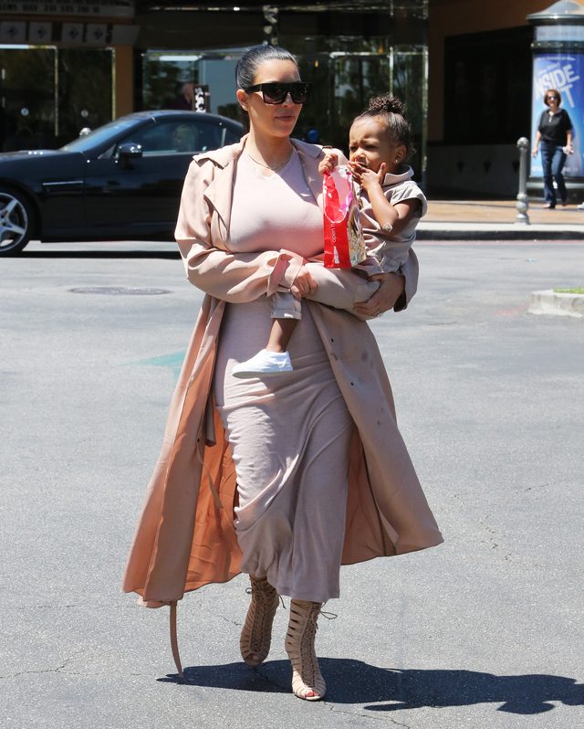 Nori poplamiła płaszcz mamy za 4500 dolarów (FOTO)