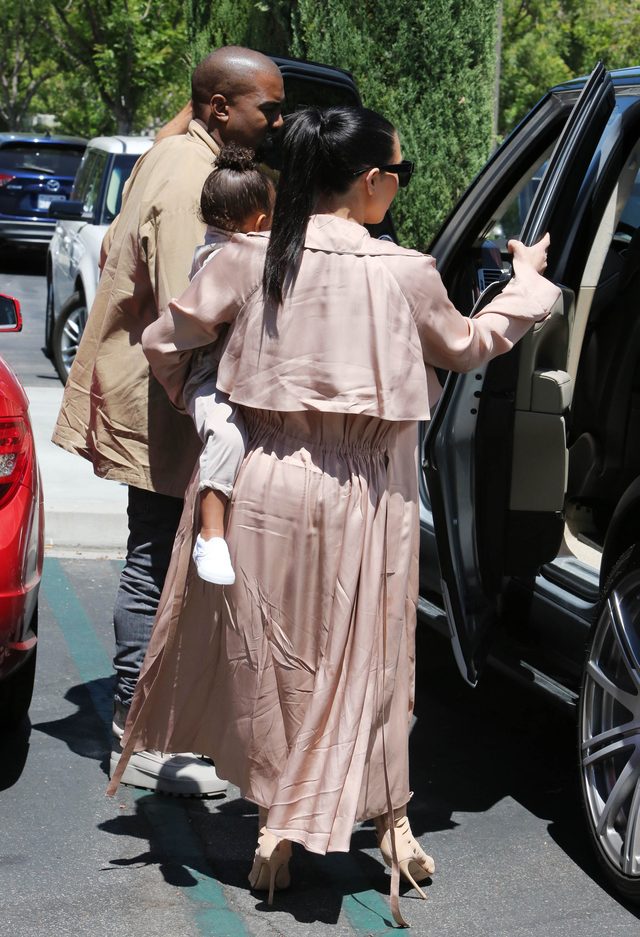 Nori poplamiła płaszcz mamy za 4500 dolarów (FOTO)