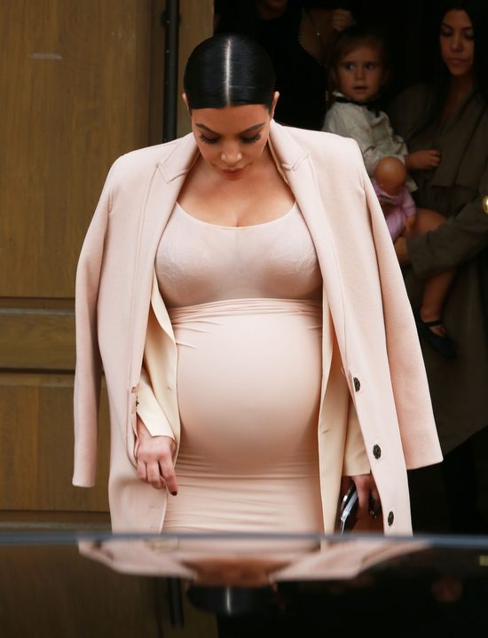 Kim Kardashian: Czuję się jak cholerny WIELORYB!