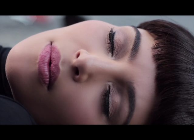 Takiej Kim Kardashian jeszcze nie widzieliśmy [VIDEO]