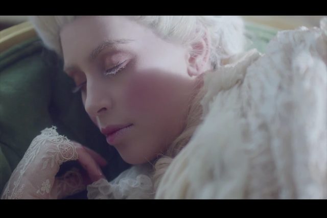 Takiej Kim Kardashian jeszcze nie widzieliśmy [VIDEO]