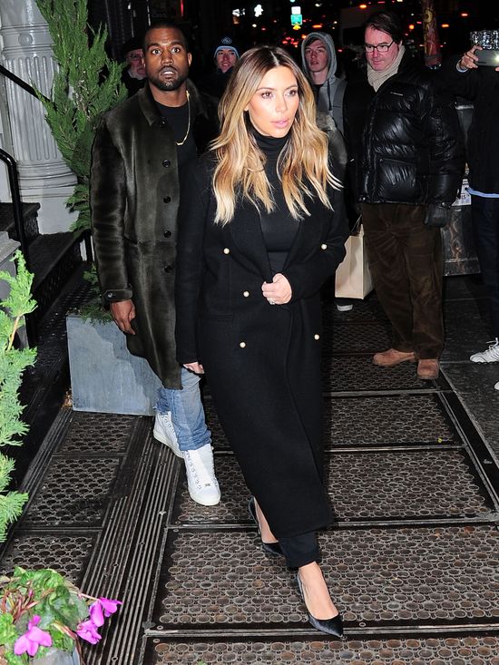 Kim Kardashian wpada ze skrajności w skrajność (FOTO) Kim Kardashian wpada ze skrajności w skrajność (FOTO)