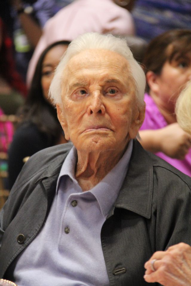 Kirk Douglas nie żyje