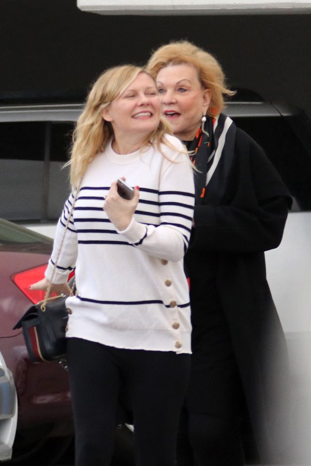 Kirsten Dunst w ciąży - widać brzuszek? (ZDJĘCIA)