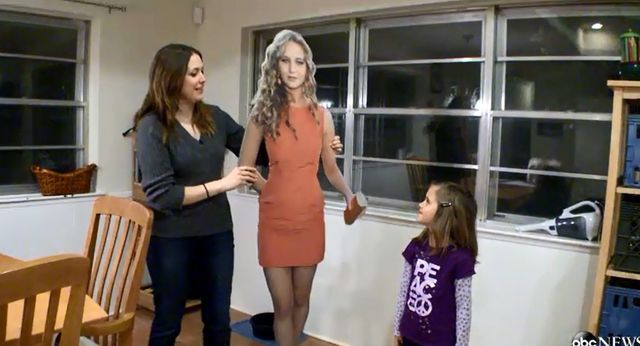 Kitty wydała 25 tysięcy dolarów, by wyglądać jak...