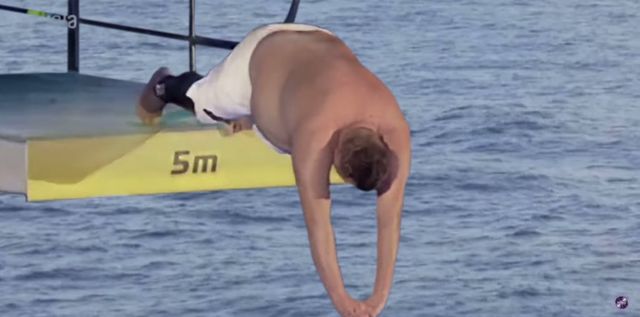 Cezik śmieje się z Piotra Kraśko