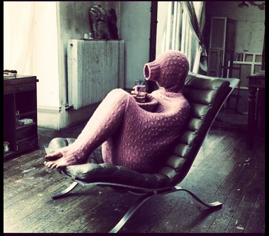 Zgadniecie, kto ukrywa się pod kocem? (FOTO) Zgadniecie, kto ukrywa się pod kocem? (FOTO)