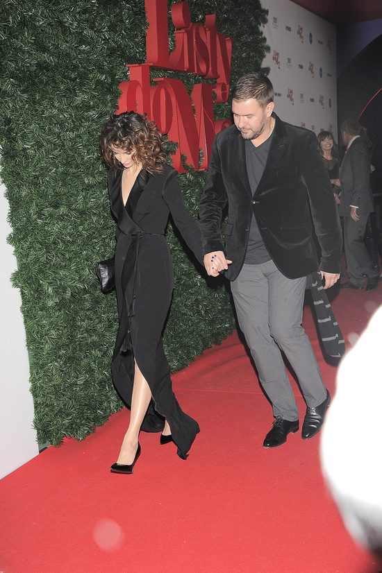 Była modelka wybrała nieodpowiednią kreację? (FOTO)