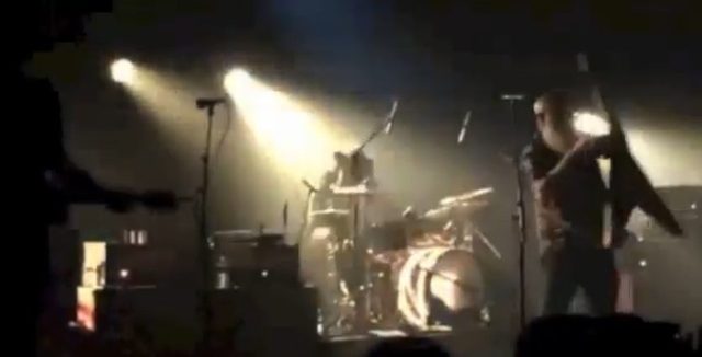 W tym momencie w auli Bacatlan padły pierwsze strzały 