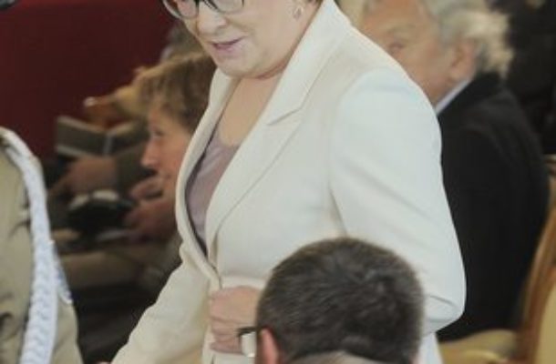 Fakt oburzony ceną trampek premier Ewy Kopacz