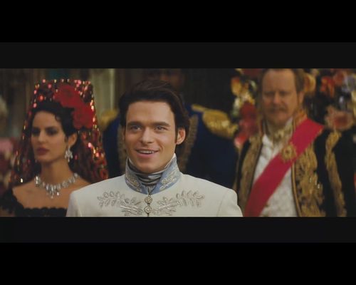 Nowy Kopciuszek jest... cool? [VIDEO]