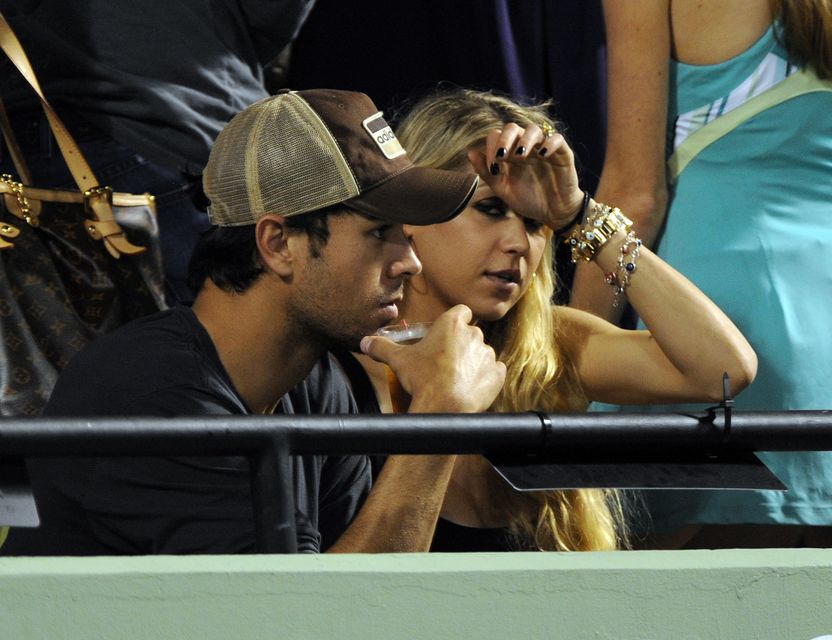 Iglesias i Kournikova wybudowali 5-metrowy mur wokół swej posiadłości